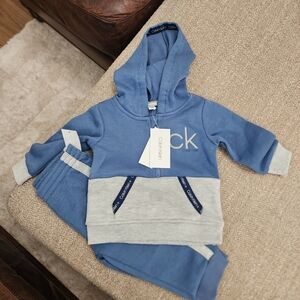 New Calvin Klein Infant 2 Piece Jogger Set, size 12 Months